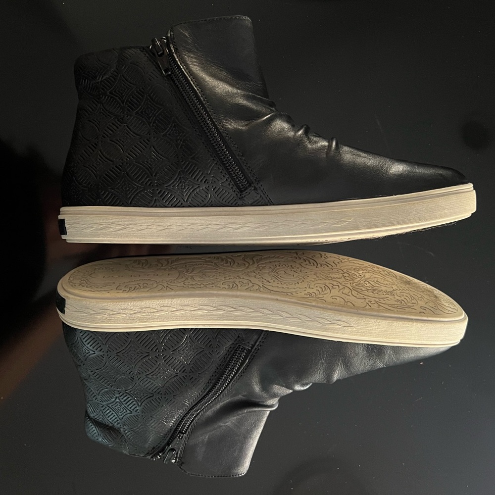 Rockport Black High-Top Women’s Shoes 9.5